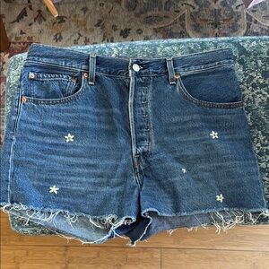 Levi’s Daisy Embroidered Blue Denim Women's Shorts